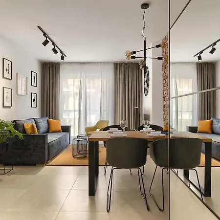Elite Parking By Impero Apartment Poznan